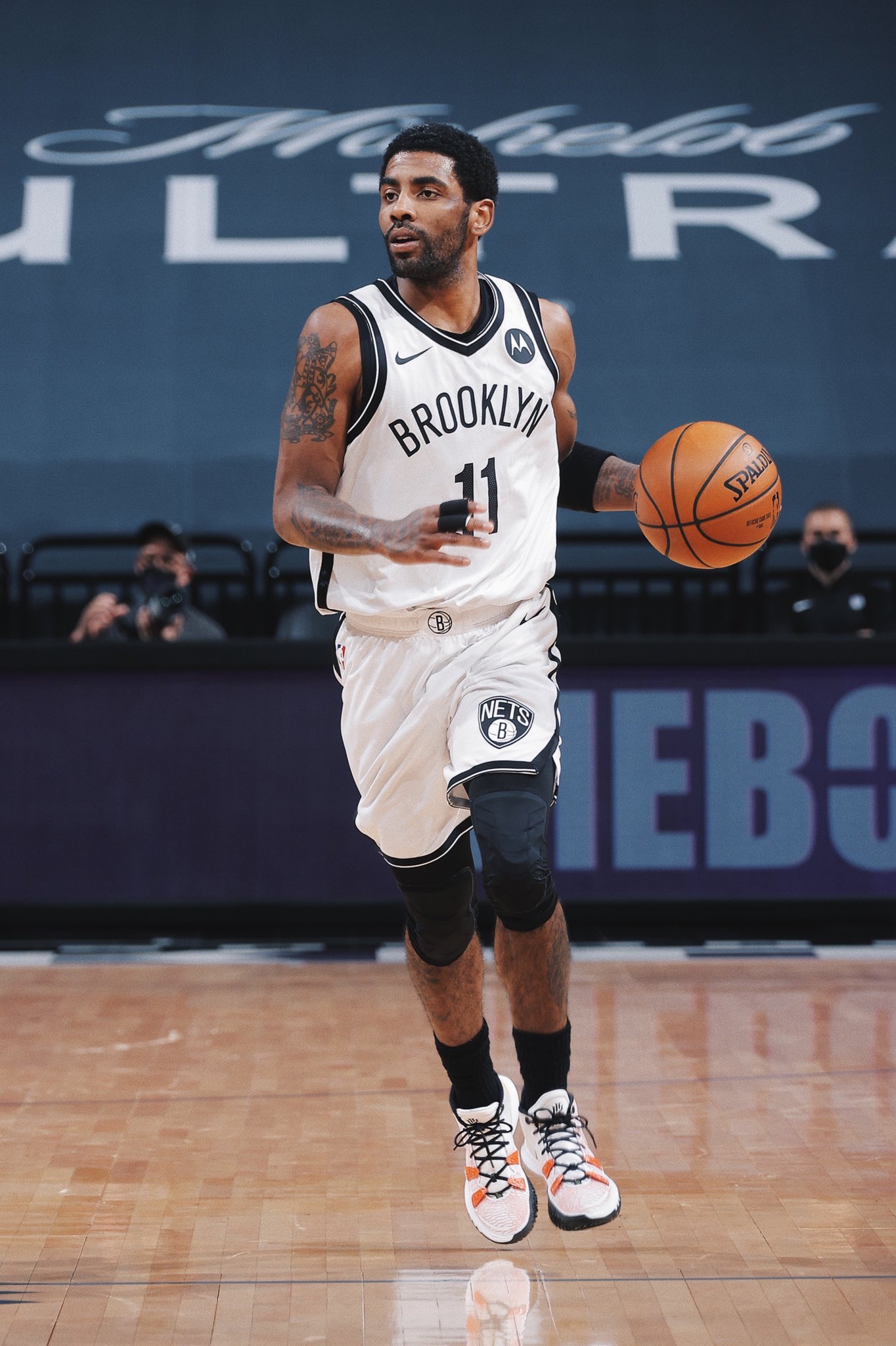 守的紧凑性 守的紧凑性