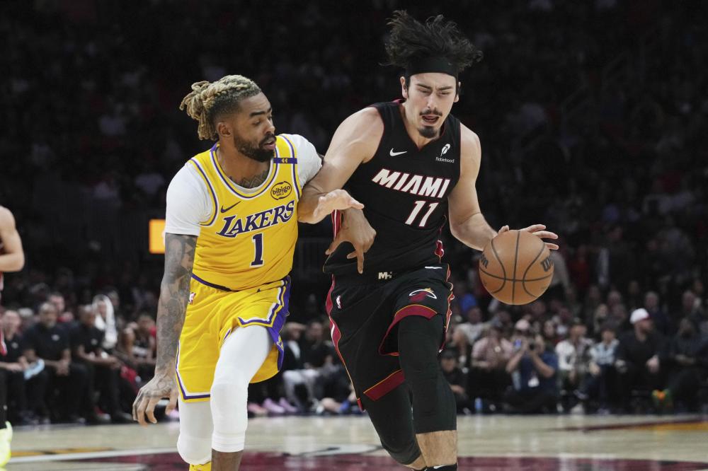 在数字化背 在数字化背