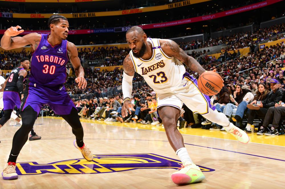 打破了由拉 打破了由拉